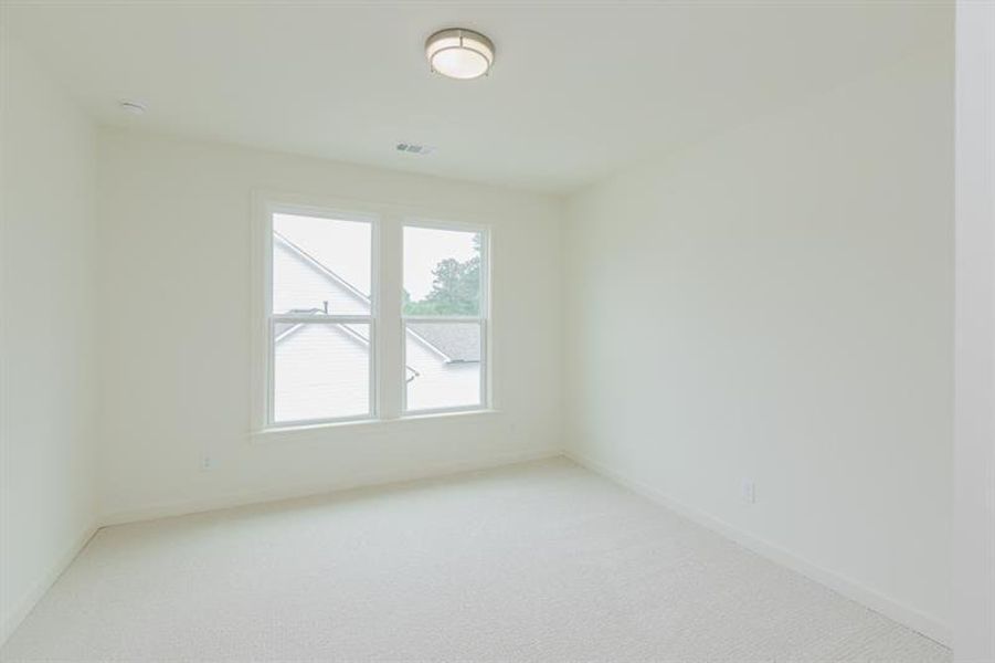Spacious, unfurnished interior of a new home in , Gainesville (Image 27).