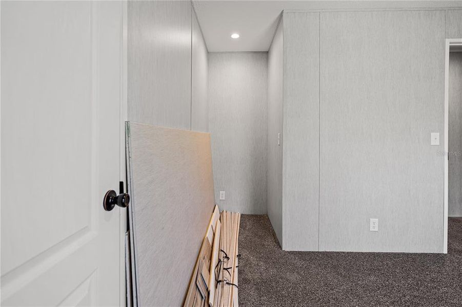 Spacious, unfurnished interior of a new home in , Bronson (Image 22).