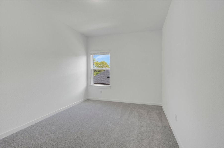 Spacious, unfurnished interior of a new home in Heritage, Dripping Springs (Image 18).