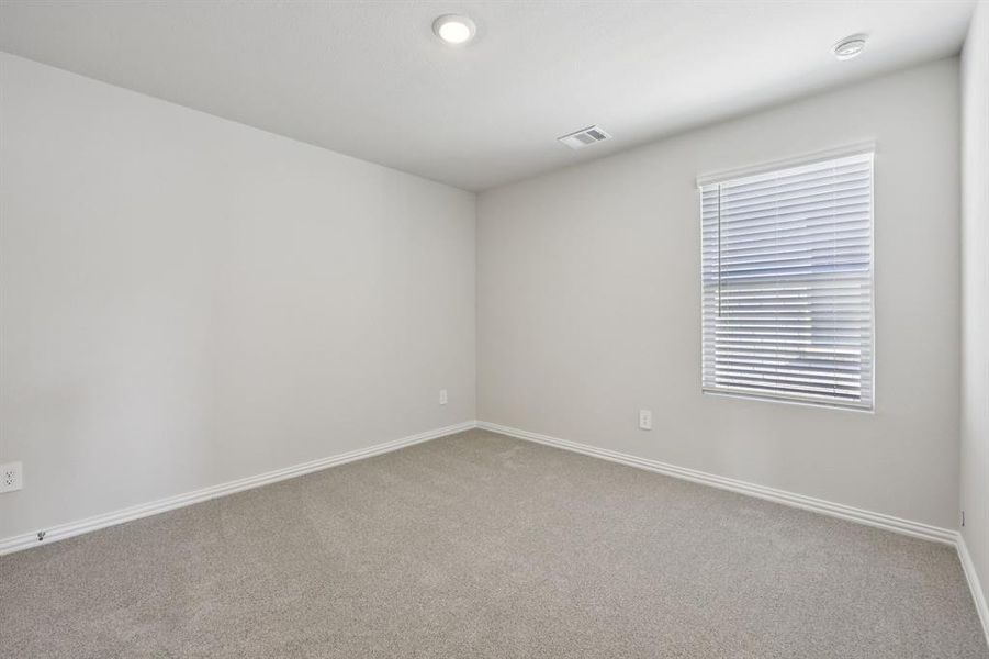 Spacious, unfurnished interior of a new home in Southridge - Signature Series, McKinney (Image 37). Spacious, unfurnished interior of a new home in Southridge - Signature Series, McKinney (Image 37).