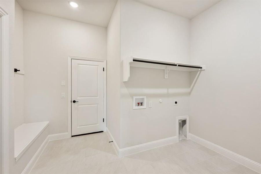 Spacious, unfurnished interior of a new home in Wildcat Ridge Phase 3, Godley (Image 28).