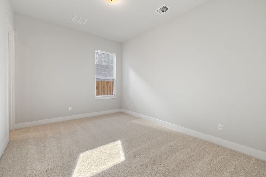 Spacious, unfurnished interior of a new home in Lariat, Liberty Hill (Image 42).