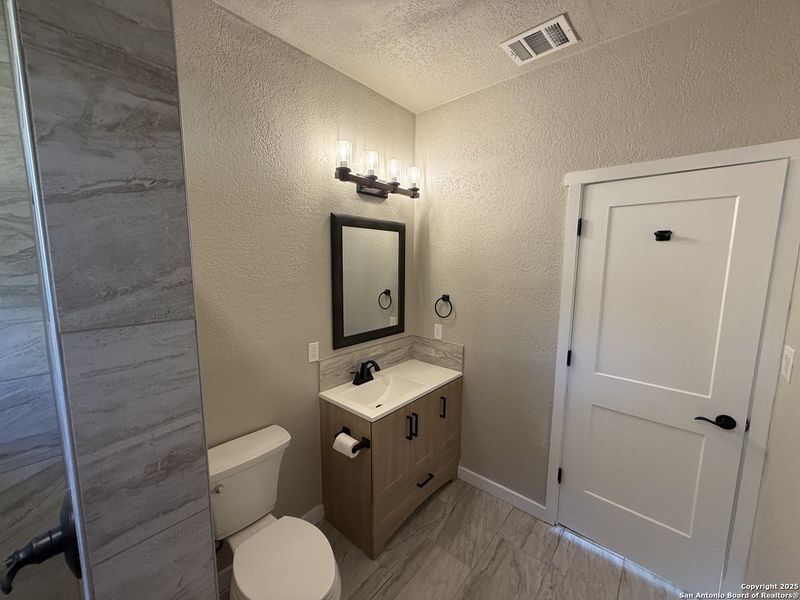 Furnished interior view inside a new home in , Canyon Lake (Image 6).