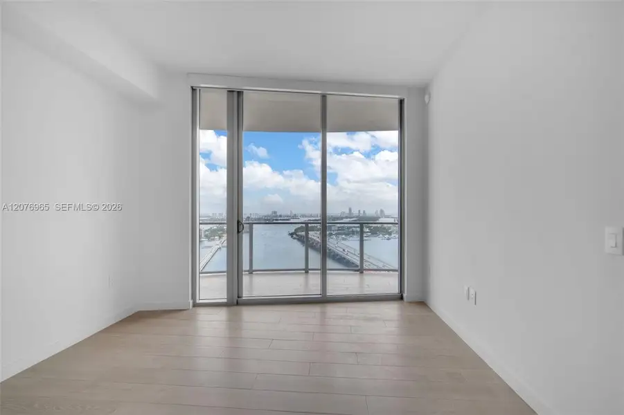 Spacious, unfurnished interior of a new home in , Miami (Image 33).