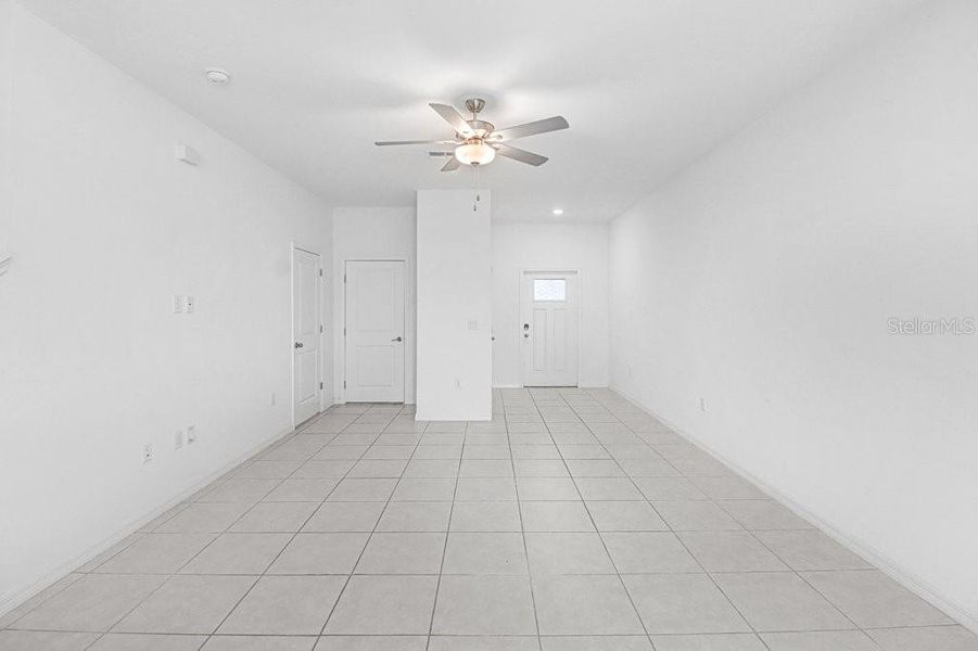 Spacious, unfurnished interior of a new home in , San Antonio (Image 13).