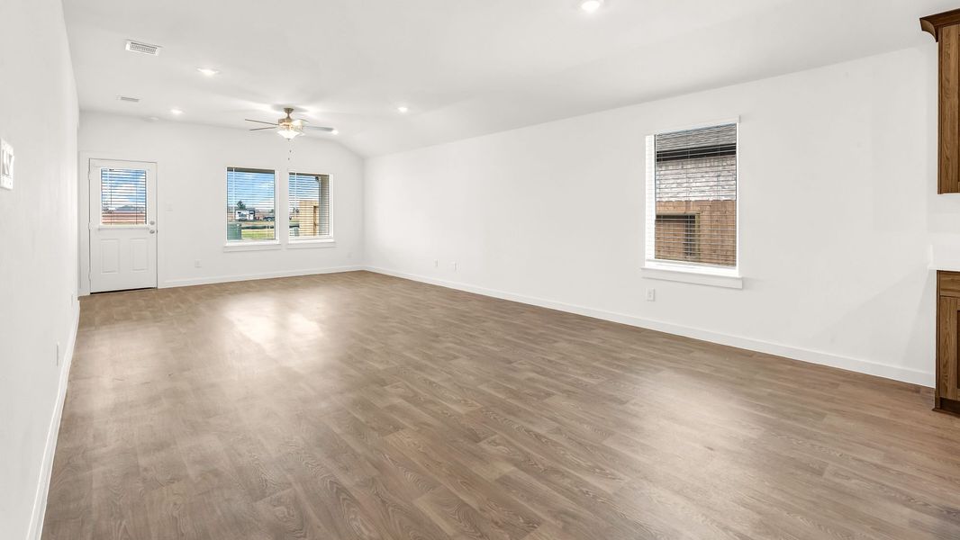 Spacious, unfurnished interior of a new home in Tamarron, Fulshear (Image 10). Spacious, unfurnished interior of a new home in Tamarron, Fulshear (Image 10).