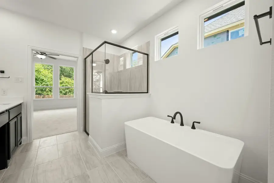 Furnished interior view inside a new home in Kentsdale Farms, DeSoto (Image 16).