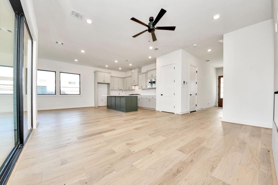 Spacious, unfurnished interior of a new home in Caywood Place, Houston (Image 21).