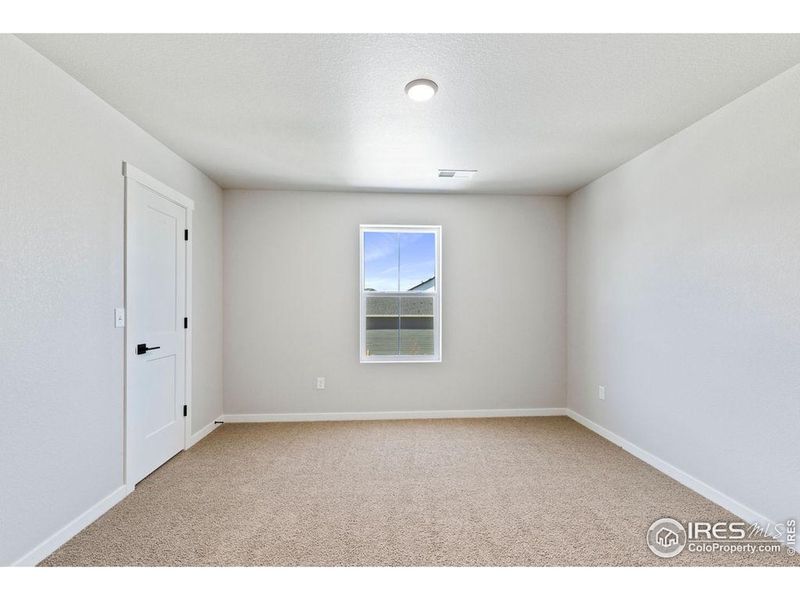Spacious, unfurnished interior of a new home in , Fort Collins (Image 17).