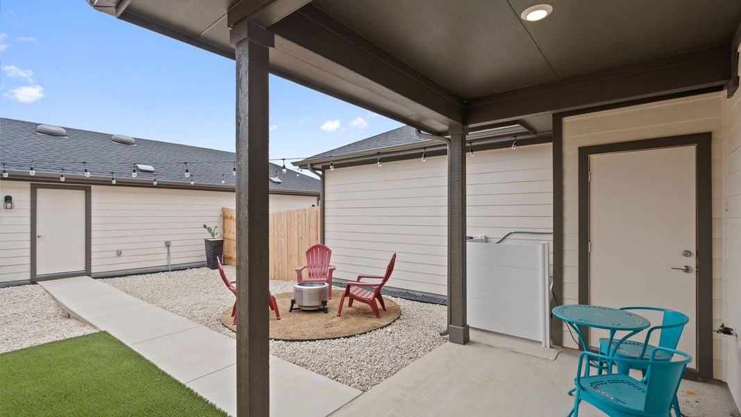 Exterior details and patio area of a home in Avery Centre, Round Rock (Image 4).
