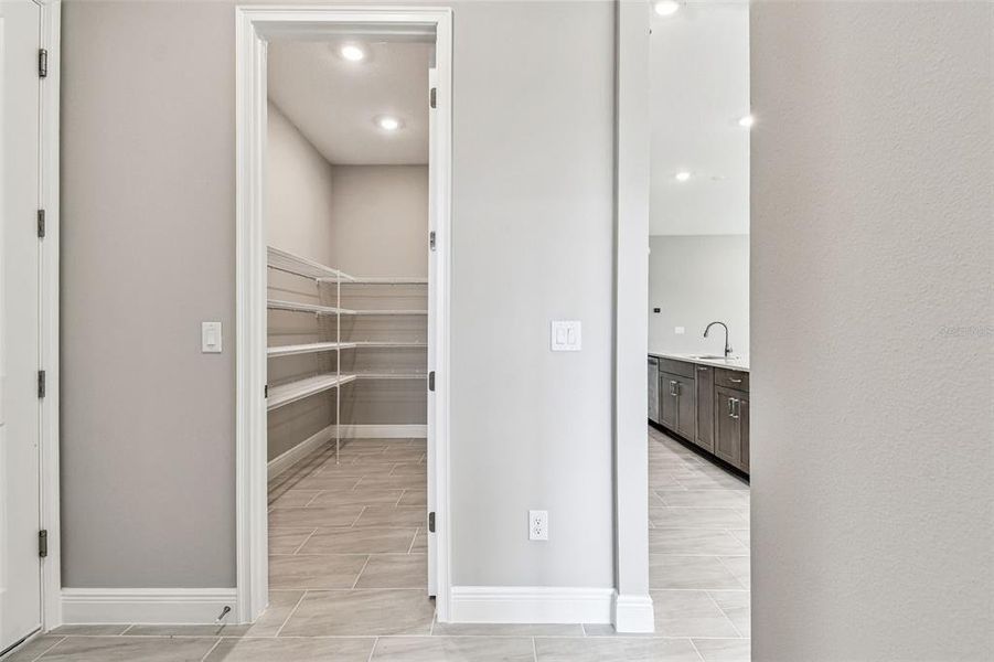 Spacious, unfurnished interior of a new home in River Preserve Estates, Parrish (Image 9).