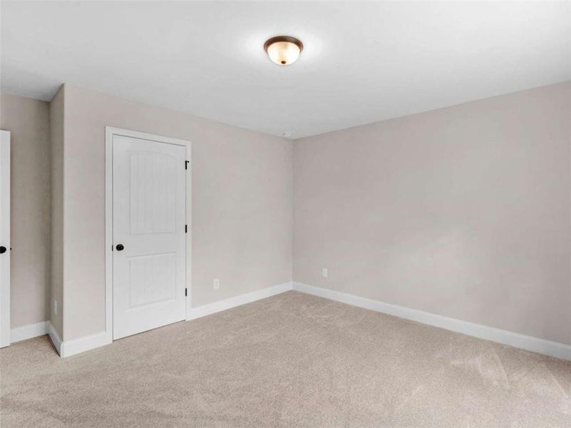 Spacious, unfurnished interior of a new home in , Monticello (Image 38).