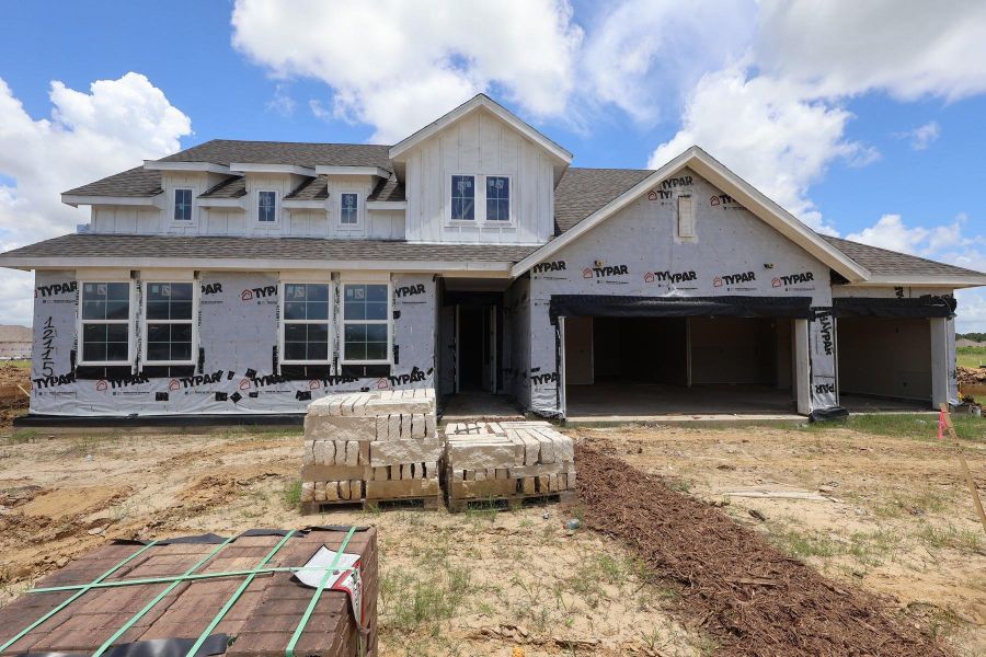 One story home with 4 beds, 2.5 baths, and 4 car tandem garage