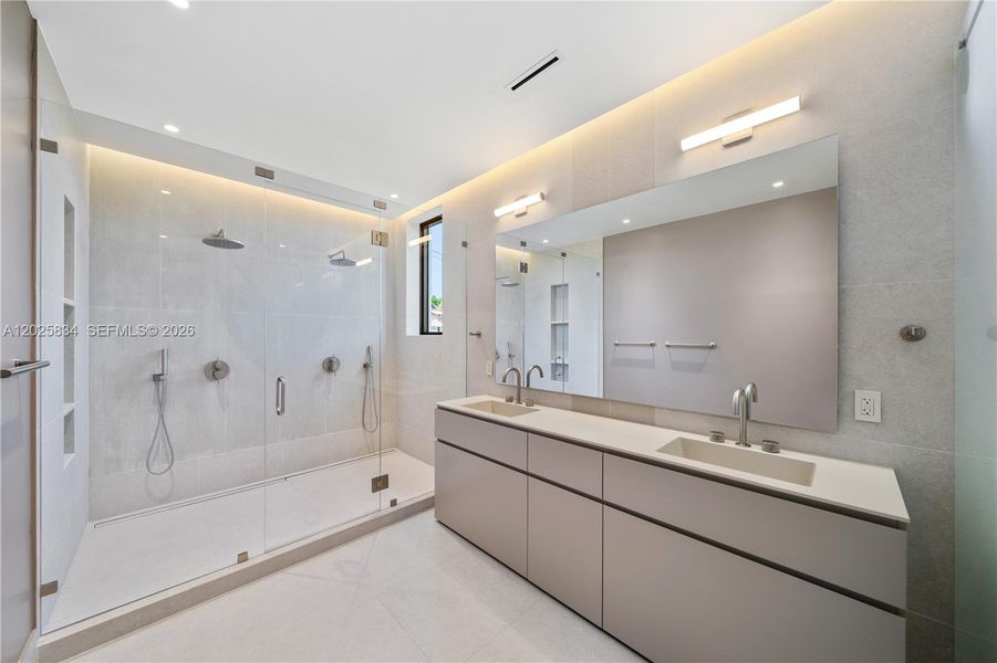 Furnished interior view inside a new home in , Key Biscayne (Image 7).