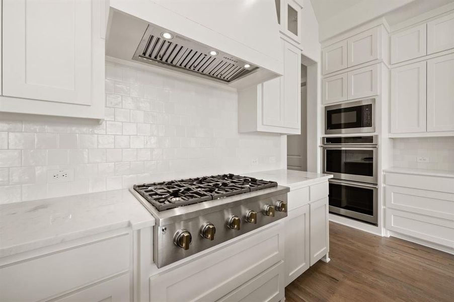 Furnished interior view inside a new home in Bella Crossing, Fort Worth (Image 16).