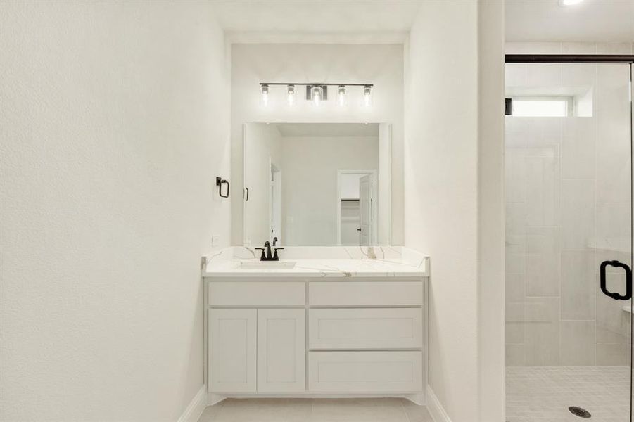 Furnished interior view inside a new home in The Retreat at North Grove 70-75, Waxahachie (Image 11). Furnished interior view inside a new home in The Retreat at North Grove 70-75, Waxahachie (Image 11).