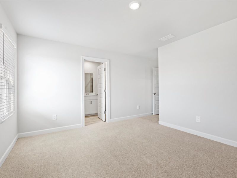 Spacious, unfurnished interior of a new home in Valentine Townes, Greer (Image 10).