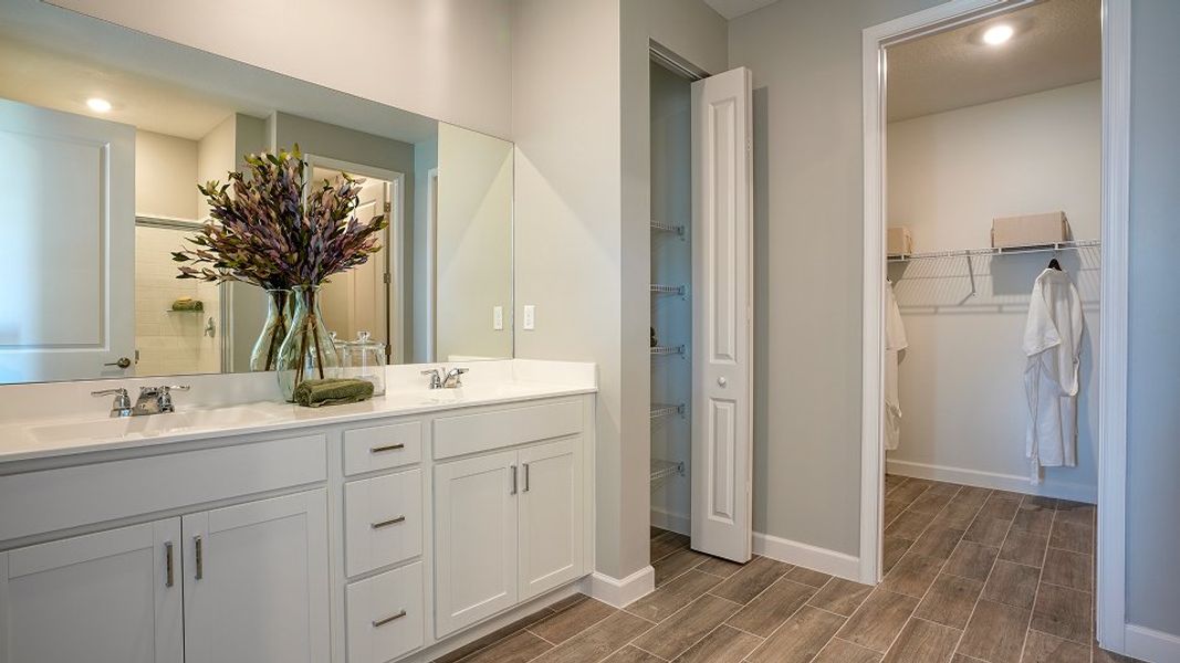 1941 Hartford Owners Bath 1of2 F1 Base3 4 30 25