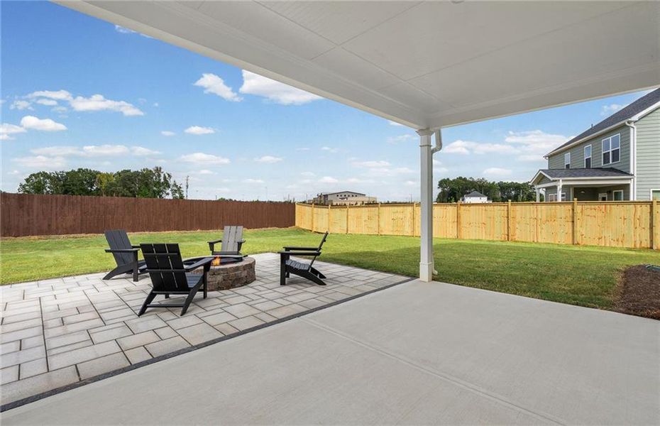 Exterior details and patio area of a home in Creekside at Skelton, Jefferson (Image 32).