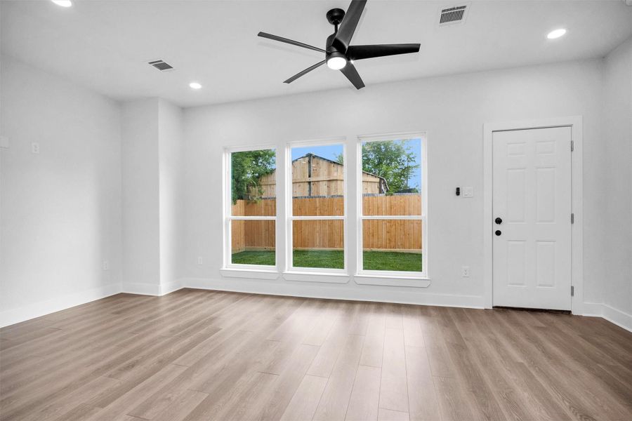 Spacious, unfurnished interior of a new home in , Houston (Image 32).