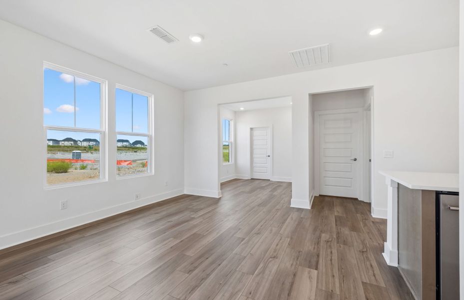 Spacious, unfurnished interior of a new home in Bradshaw Farms Reserve, Mount Juliet (Image 31).