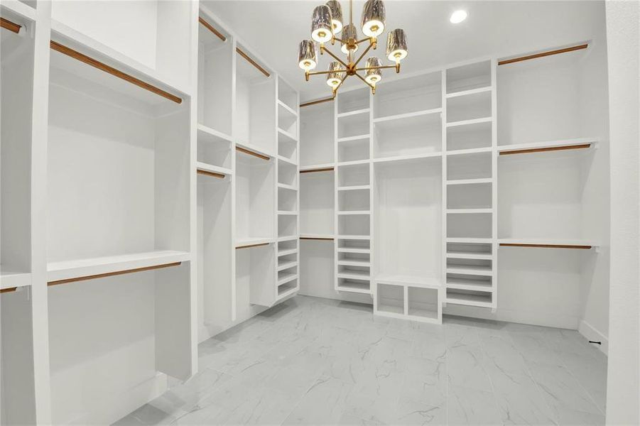 Spacious, unfurnished interior of a new home in , Aledo (Image 25).