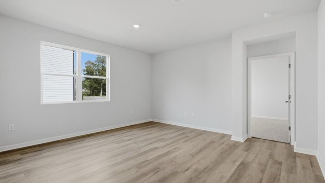 Spacious, unfurnished interior of a new home in Northberry, Rome (Image 19).