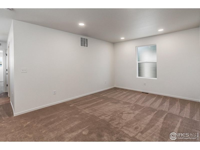 Spacious, unfurnished interior of a new home in , Timnath (Image 30).