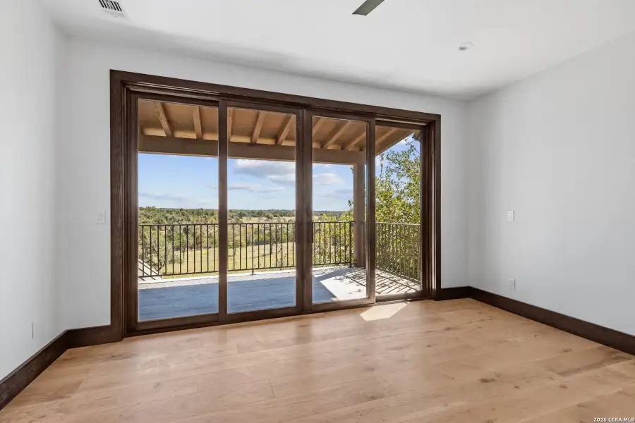 Spacious, unfurnished interior of a new home in , Fredericksburg (Image 27).
