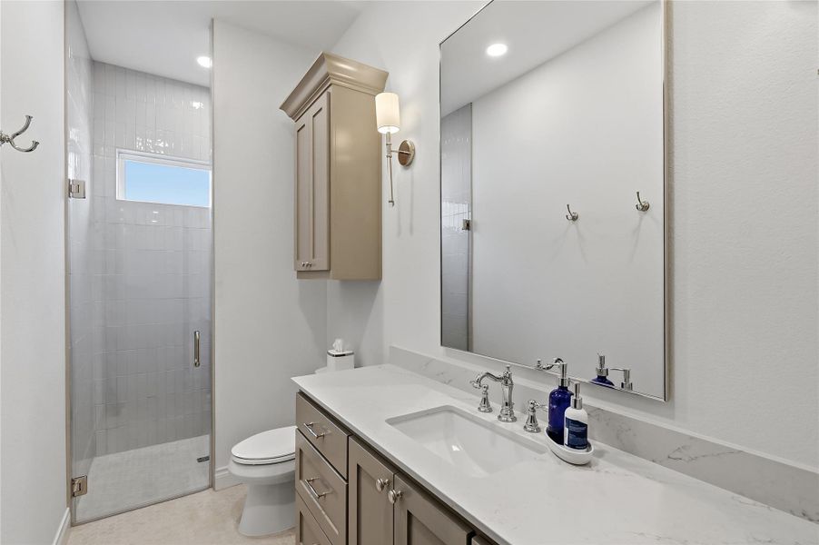 Furnished interior view inside a new home in , Bryan (Image 37).