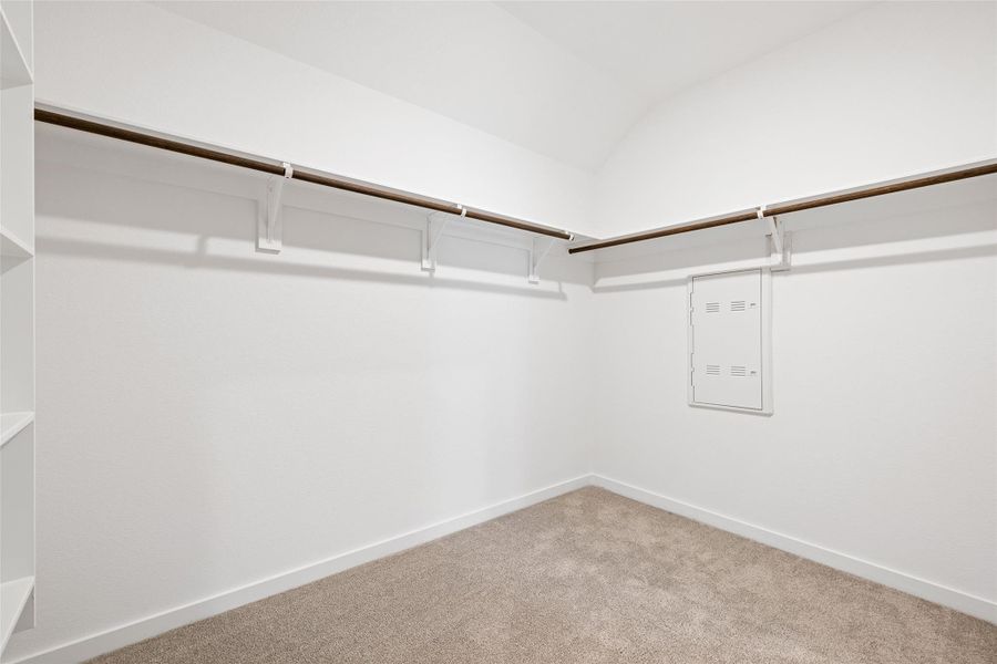 Spacious, unfurnished interior of a new home in Sunterra, Katy (Image 16).