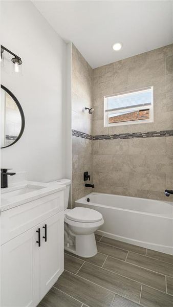 Furnished interior view inside a new home in , Ocala (Image 12).