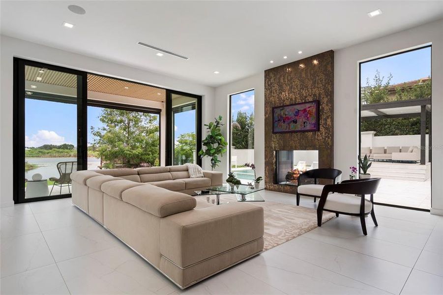 Community amenities in , Windermere (Image 75).