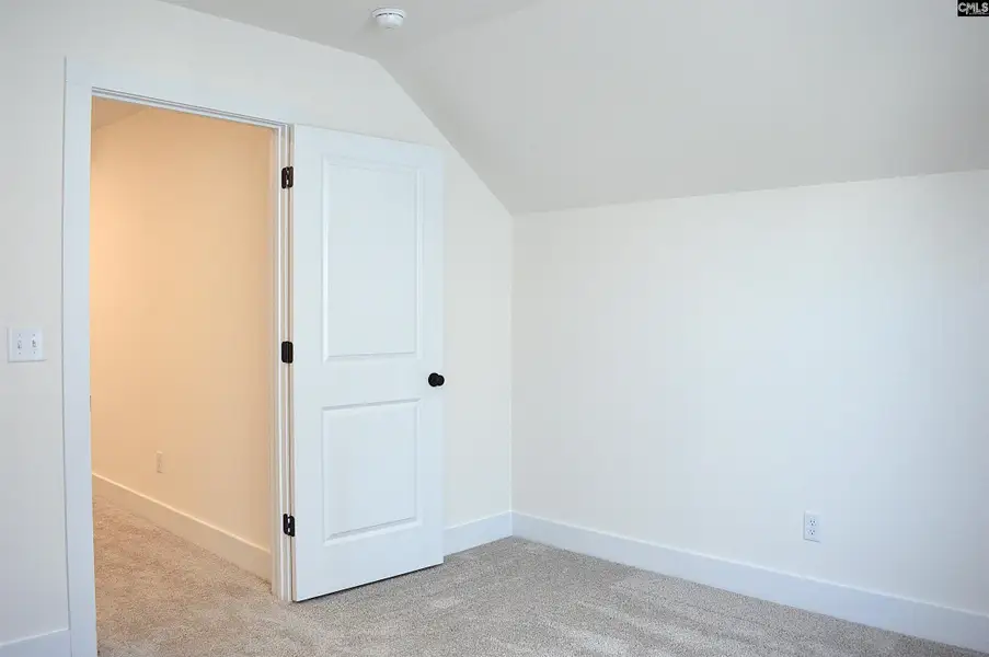 Spacious, unfurnished interior of a new home in Bickley Station, Irmo (Image 27).