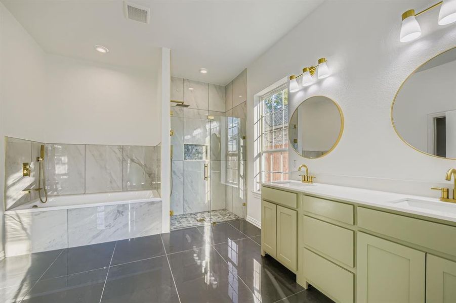 Furnished interior view inside a new home in , Grand Prairie (Image 10).