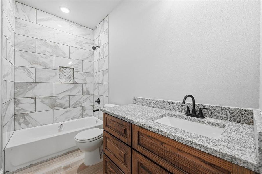 Furnished interior view inside a new home in , Cleburne (Image 9).