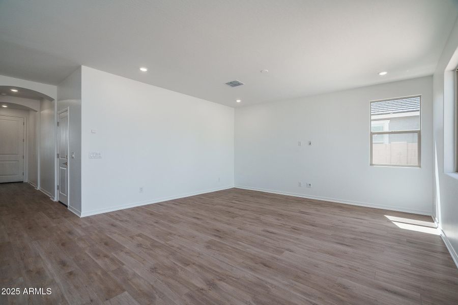 6) GREAT ROOM 6) GREAT ROOM