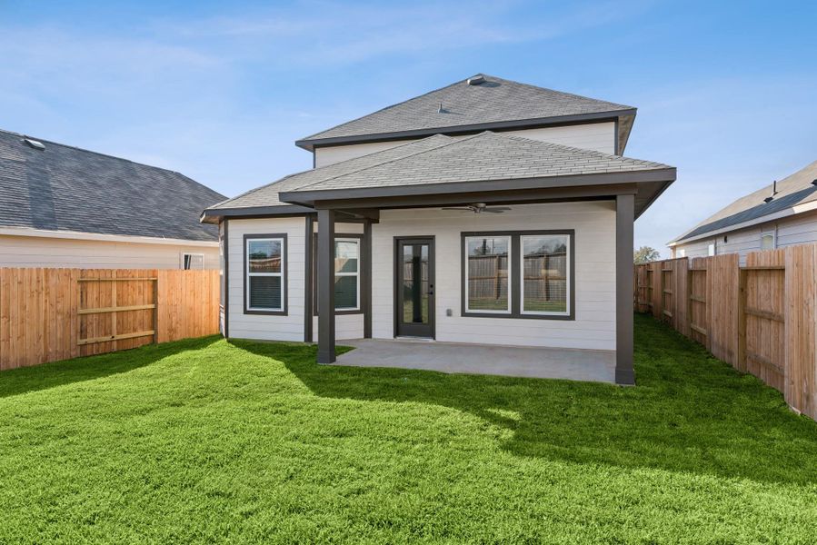 Exterior details and patio area of a home in Summerview, Fulshear (Image 3).