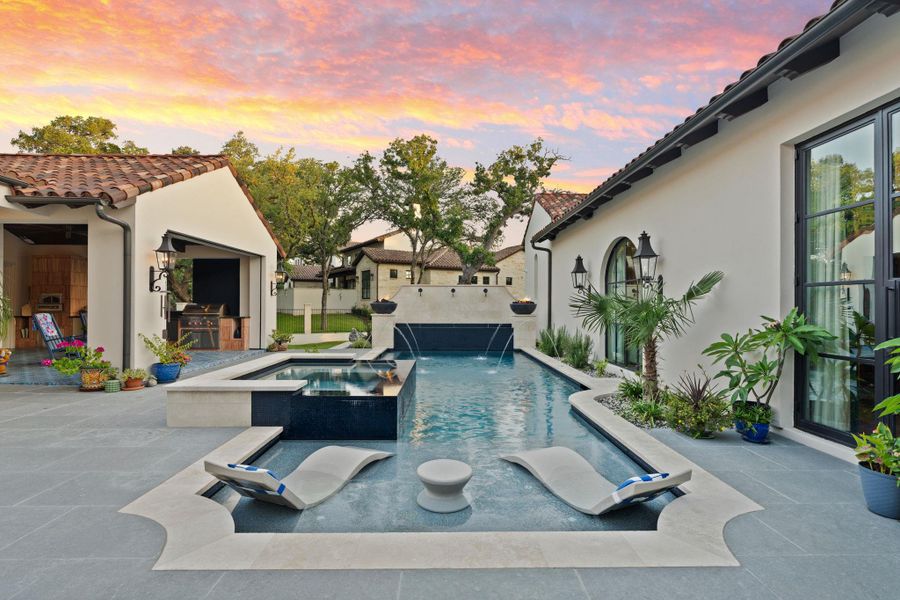 Exterior details and patio area of a home in , Horseshoe Bay (Image 20). Exterior details and patio area of a home in , Horseshoe Bay (Image 20).