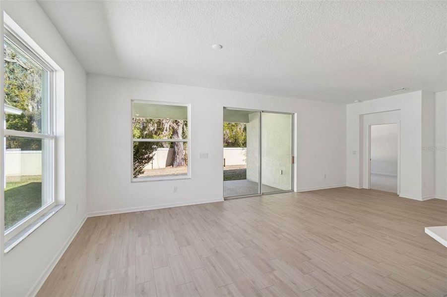 Spacious, unfurnished interior of a new home in Cascades at Southern Hills, Brooksville (Image 37).