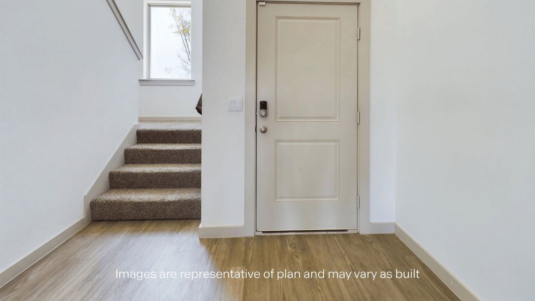 Representative unfurnished interior of a home built from the The Pierce by D.R. Horton in Terra Vista, Lubbock (Image 21).