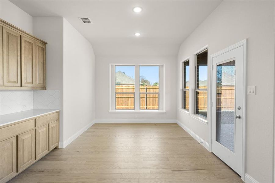 901 Meadowview- Dining-1