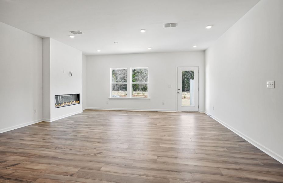 Spacious, unfurnished interior of a new home in Mallard Park, Charlotte (Image 20). Spacious, unfurnished interior of a new home in Mallard Park, Charlotte (Image 20).