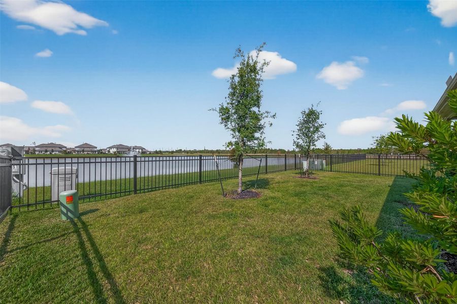 Image 41 of a home in Sunterra.