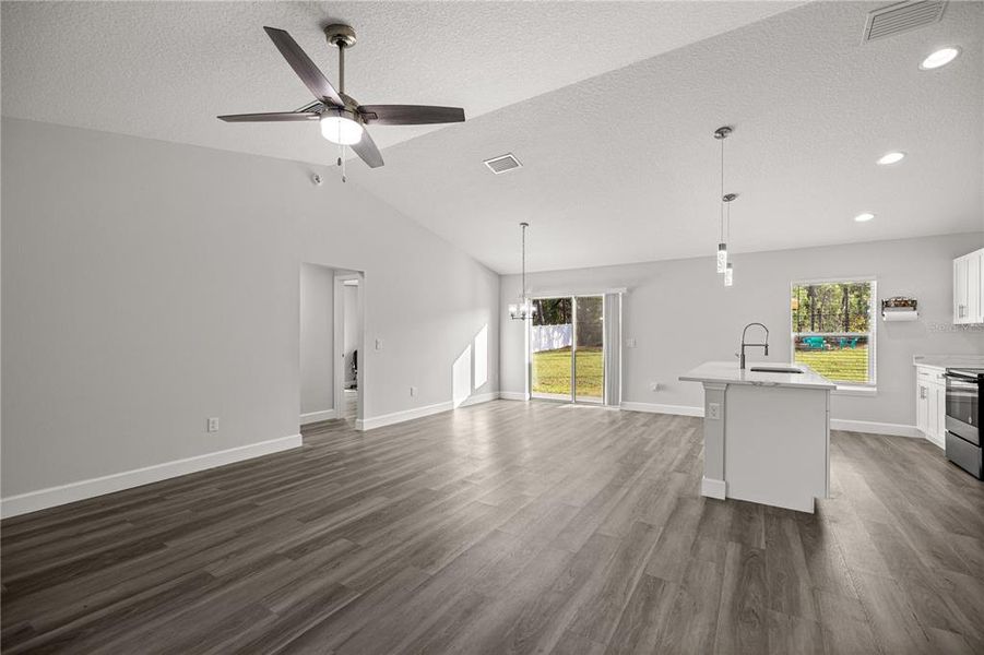 Spacious, unfurnished interior of a new home in , Ocala (Image 16).