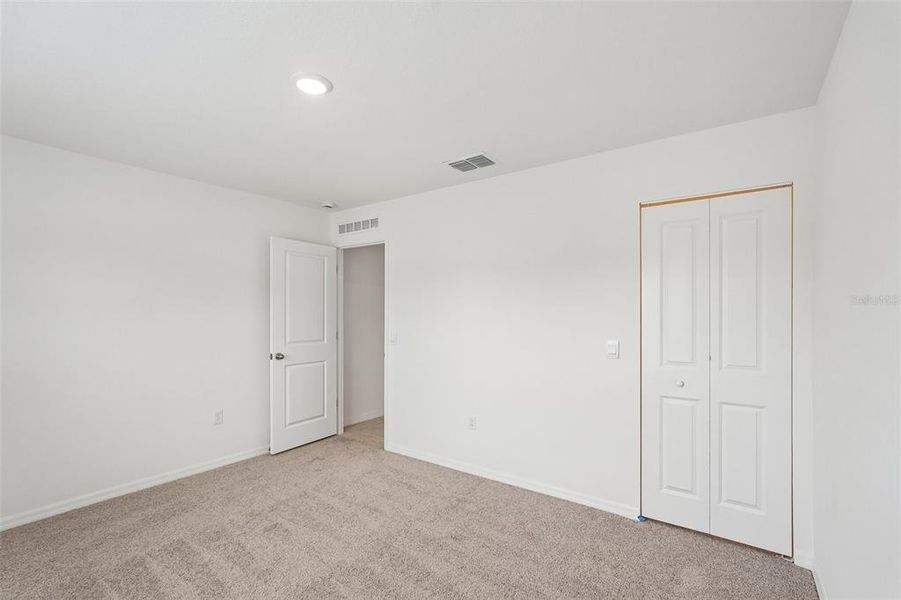 Spacious, unfurnished interior of a new home in Port Charlotte, Port Charlotte (Image 20).