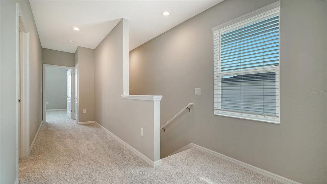 Spacious, unfurnished interior of a new home in , Sarasota (Image 20).