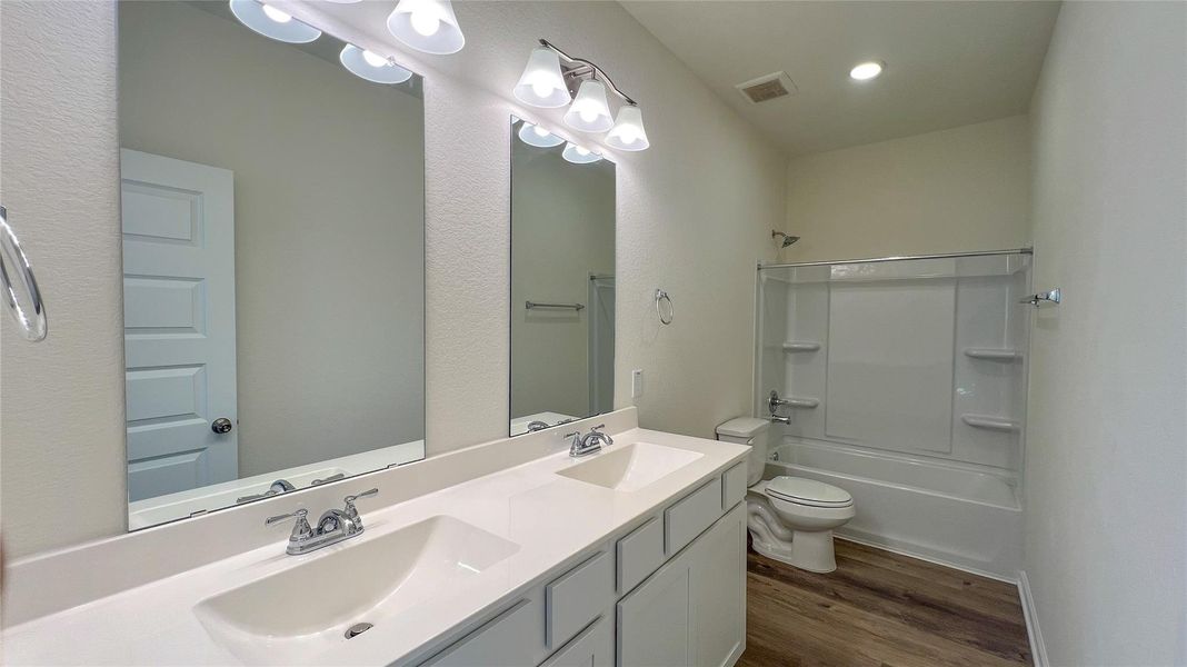 The Robin II- Hall Bath.