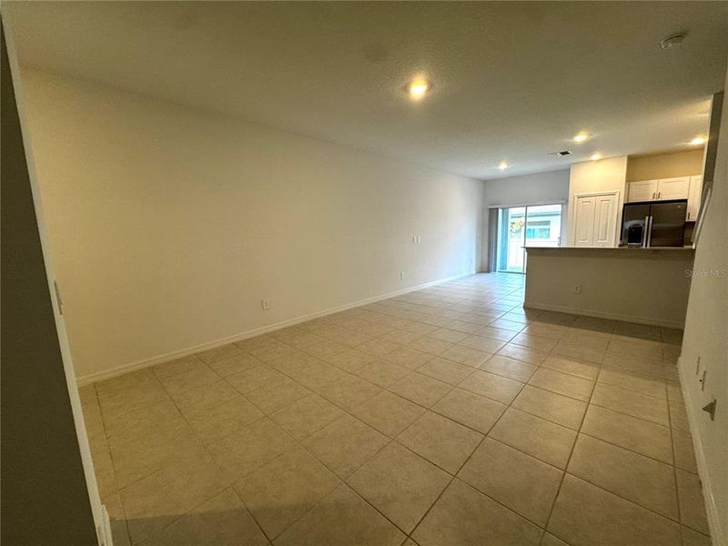 Spacious, unfurnished interior of a new home in , San Antonio (Image 25).