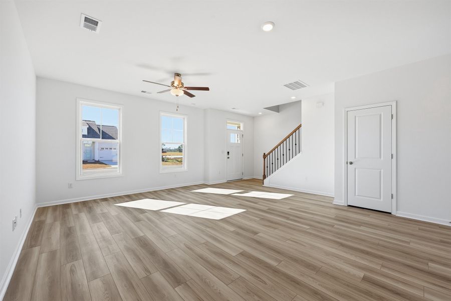 Spacious, unfurnished interior of a new home in Edgefield, Loris (Image 15).
